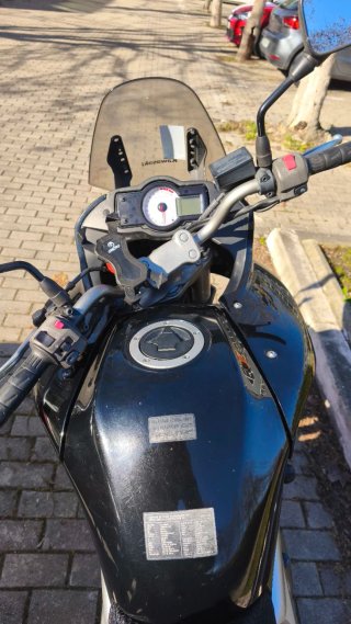 Kawasaki Versys Negra