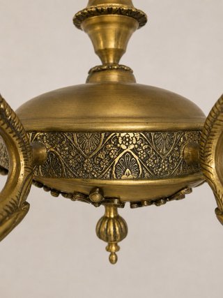 Lámpara de bronce antigua