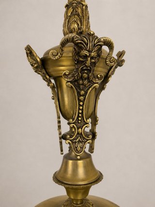 Lámpara de bronce antigua