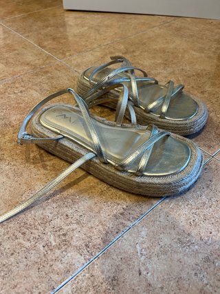 Sandalias doradas plataforma esparto talla 37