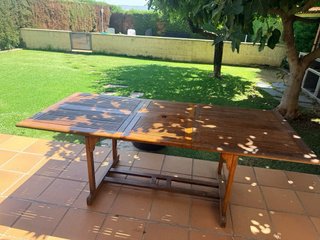 Mesa de madera maciza