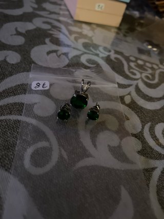 Juego Colgante y Pendientes Verde