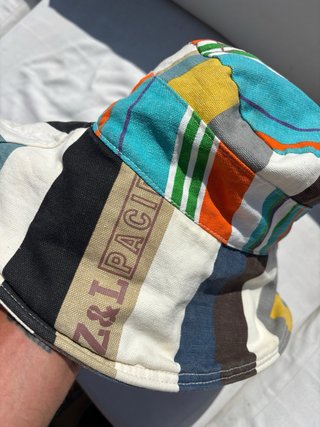 Gorro de playa multicolor