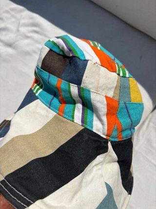 Gorro de playa multicolor