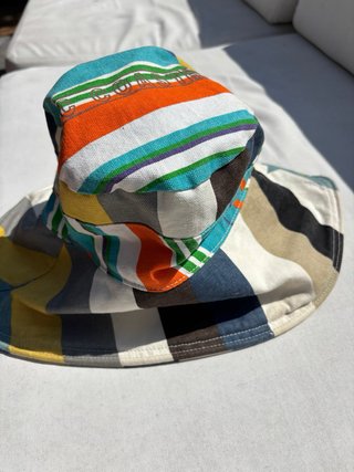 Gorro de playa multicolor