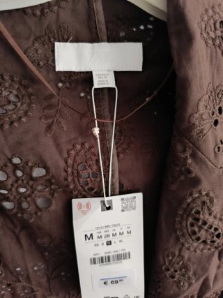 Blazer bordados perforados Zara talla M