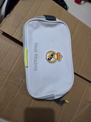 Mochila, neceser y estuche Real Madrid