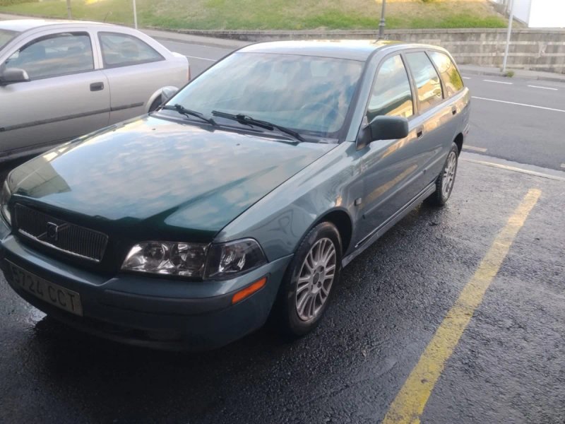 Volvo V40 2002 - foto 1