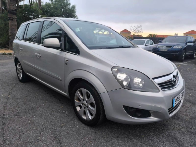 Opel Zafira 2009 - foto 1