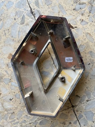 Insignia Renault Cromada