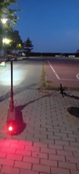 Patinete Eléctrico Xiaomi tiene cargador