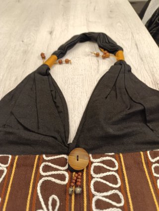 Bolso de tela con bordado étnico