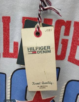 Camiseta Tommy Hilfiger. Talla M