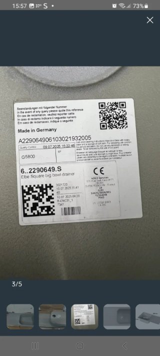 Fregadero gris de un seno