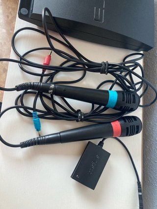 Playstation 3 Negra + Mandos y Cables
