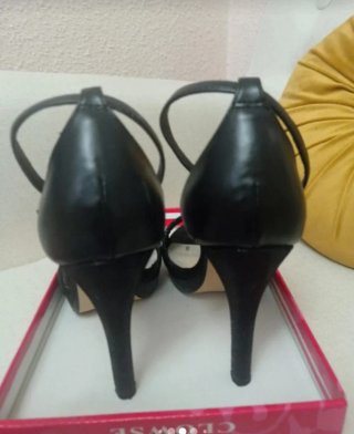Zapatos de tacón negros