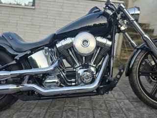 Harley-Davidson Softail Negra