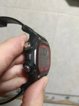 Reloj Casio Collection Hombre Rojo y Negro