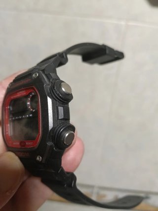 Reloj Casio Collection Hombre Rojo y Negro