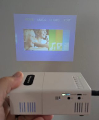 Mini proyector LED blanco