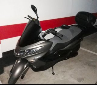 Scooter Gris con Baúl