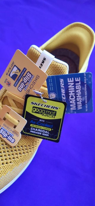 NUEVO Skechers