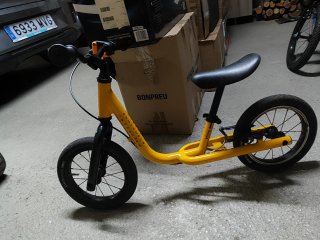 Bici Equilibrio Decathlon Amarilla