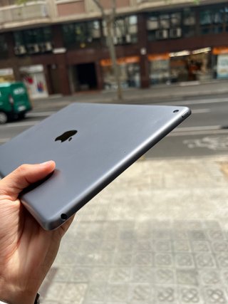 Apple iPad 9ª Gen 64GB Wifi Impecable