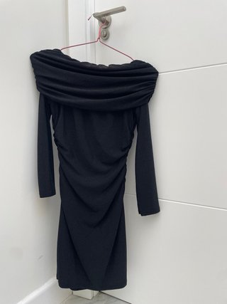 Vestido negro de brillito manga larga