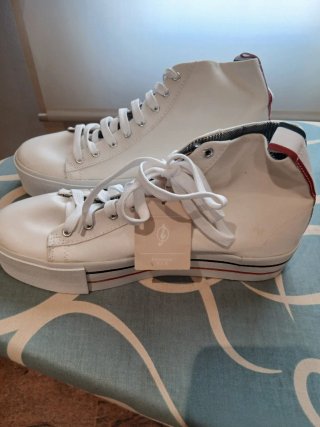 Tenis Stradivarius Blancos Altos