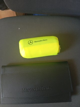 Carpeta Mercedes-Benz Negra
