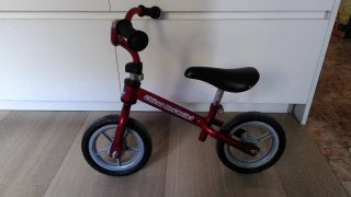 Bicicleta infantil de equilibrio Chicco Red Bullet