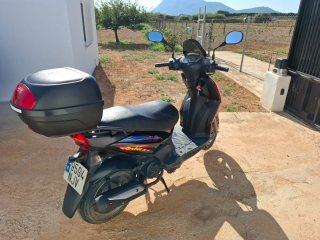 Scooter SYM 125cc Negra Rojo