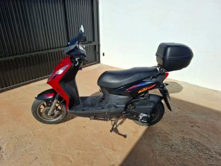 Scooter SYM 125cc Negra Rojo