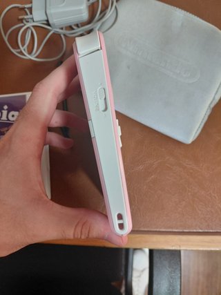 Nintendo 2DS rosa con 3 juegos y Tomodachi life