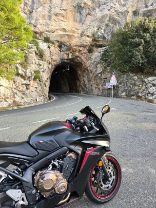 Honda CBR 650F RC96 2018 Negra Roja