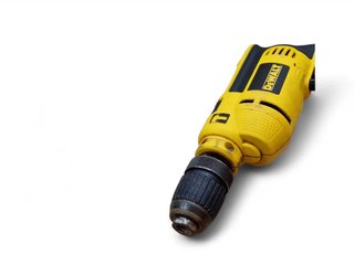 TALADRO DEWALT DWD024S 700W