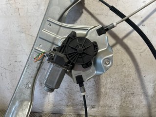 ELEVALUNAS DELANTERO DERECHO RENAULT CLIO III 8200291147 127014
