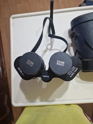 Prismáticos antiguos en perfecto estado
