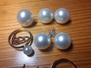 Lote de pendientes y anillos de perla