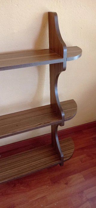 Estantería de madera para colgar