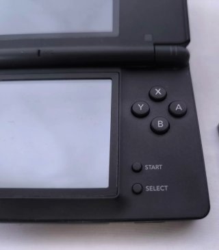 Nintendo DS Negra + Cargador
