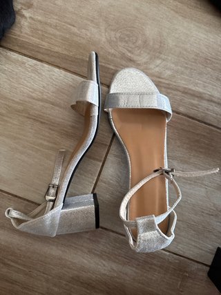 Sandalias Plata Tacon Bajo Nuevas