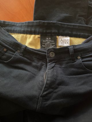 Pantalón tejano moto negro