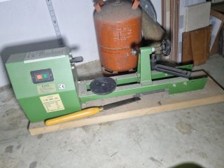 Torno de madera y gubia