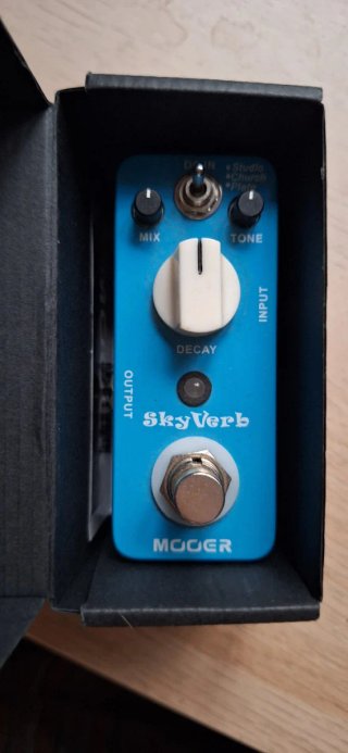 Mooer Skyverb + Fuente Alimentación