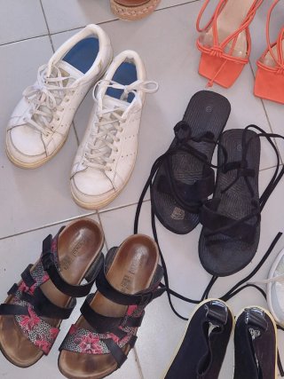Lote Zapatos Chanclas Sandalias Maleta