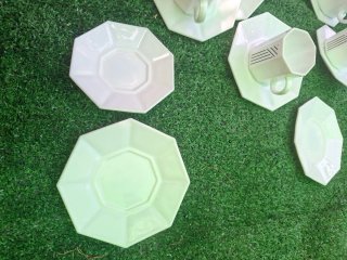Conjunto tazas y platos cerámica blanco