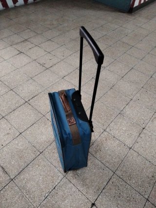Trolley da viaggio blu e marrone