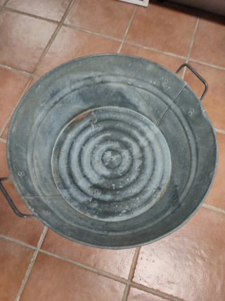 Barreño de zinc antiguo